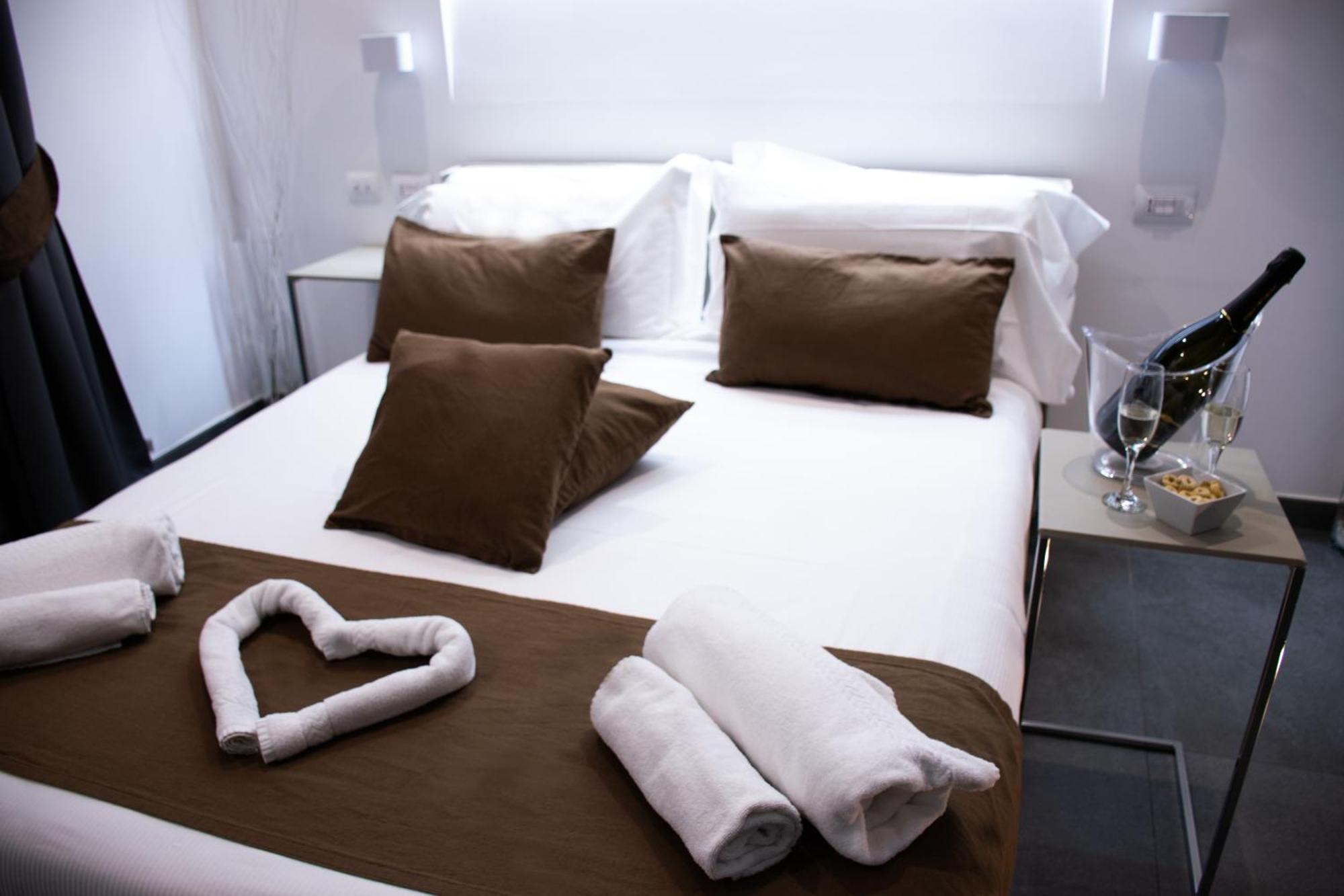Megaris Luxury Suite Rooms Napoli Dış mekan fotoğraf