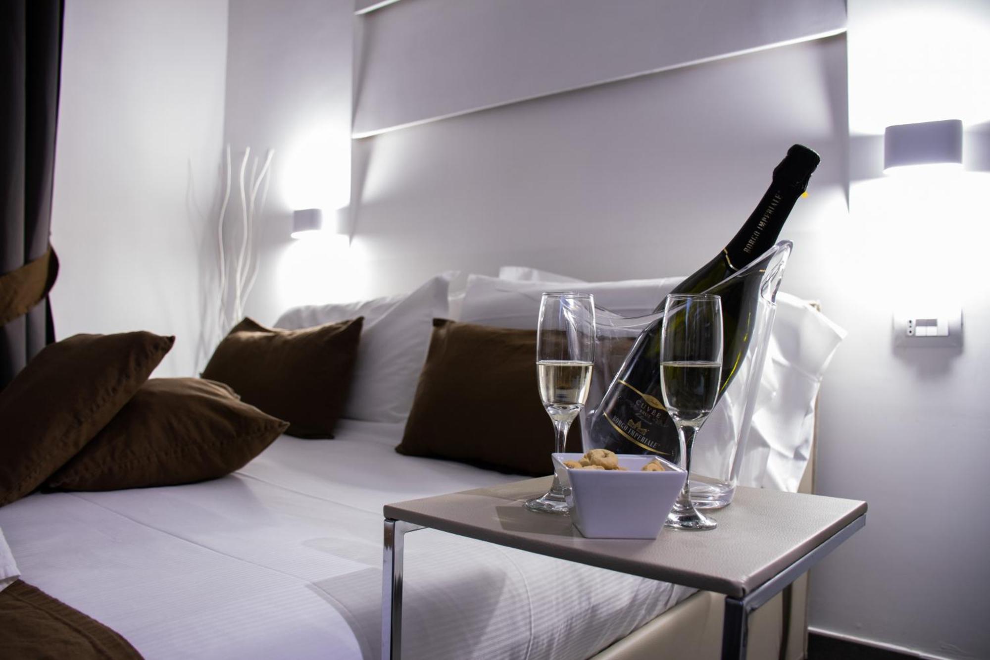 Megaris Luxury Suite Rooms Napoli Dış mekan fotoğraf